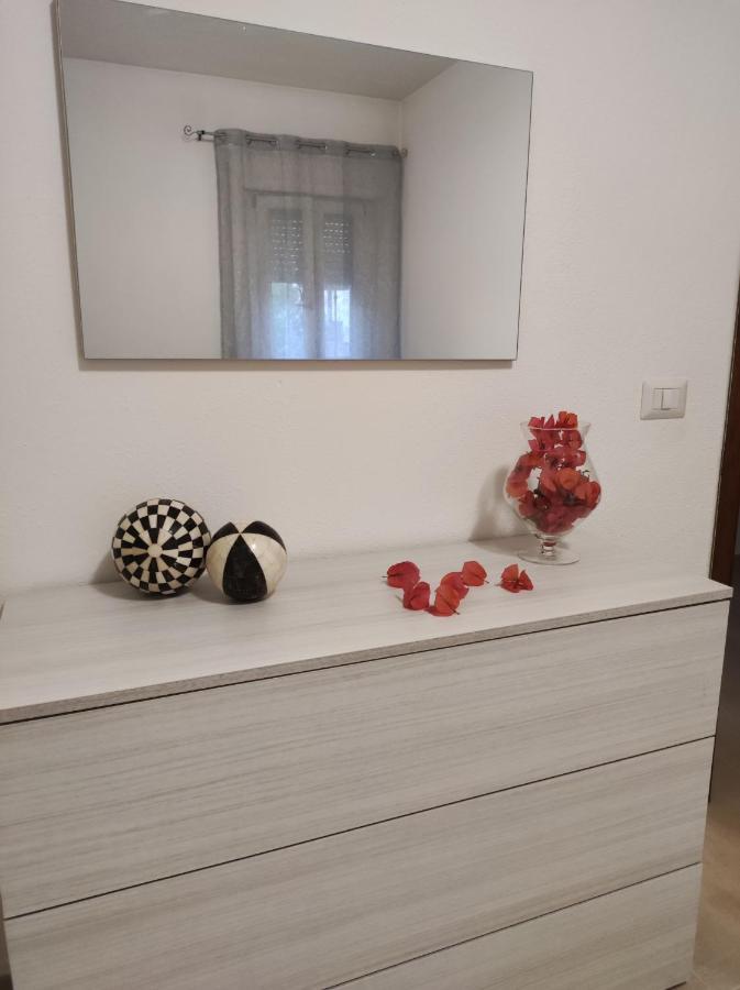 nuovo e confortevole appartamento con giardino Olbia Esterno foto