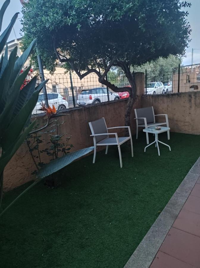 nuovo e confortevole appartamento con giardino Olbia Esterno foto